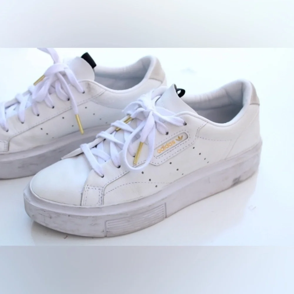 Adidas Sleek sneakers
